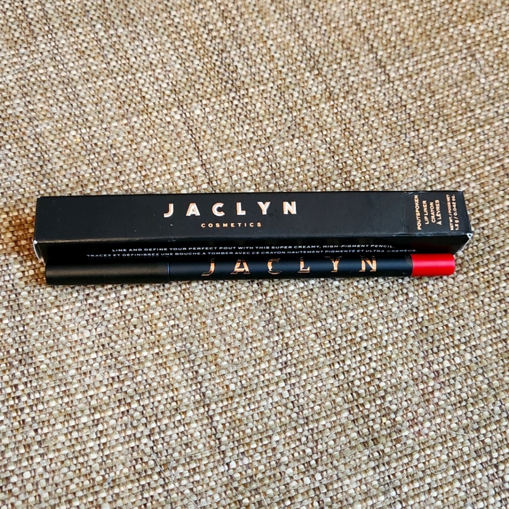 NWT Jaclyn Cosmetics Poutspoken Lip Liner - In Control